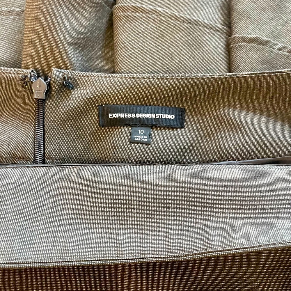 Mid elegant skirt in mint condition